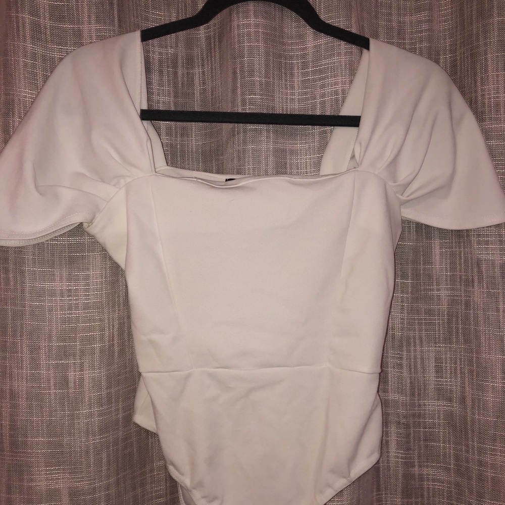 White body suit with cute Sleeves